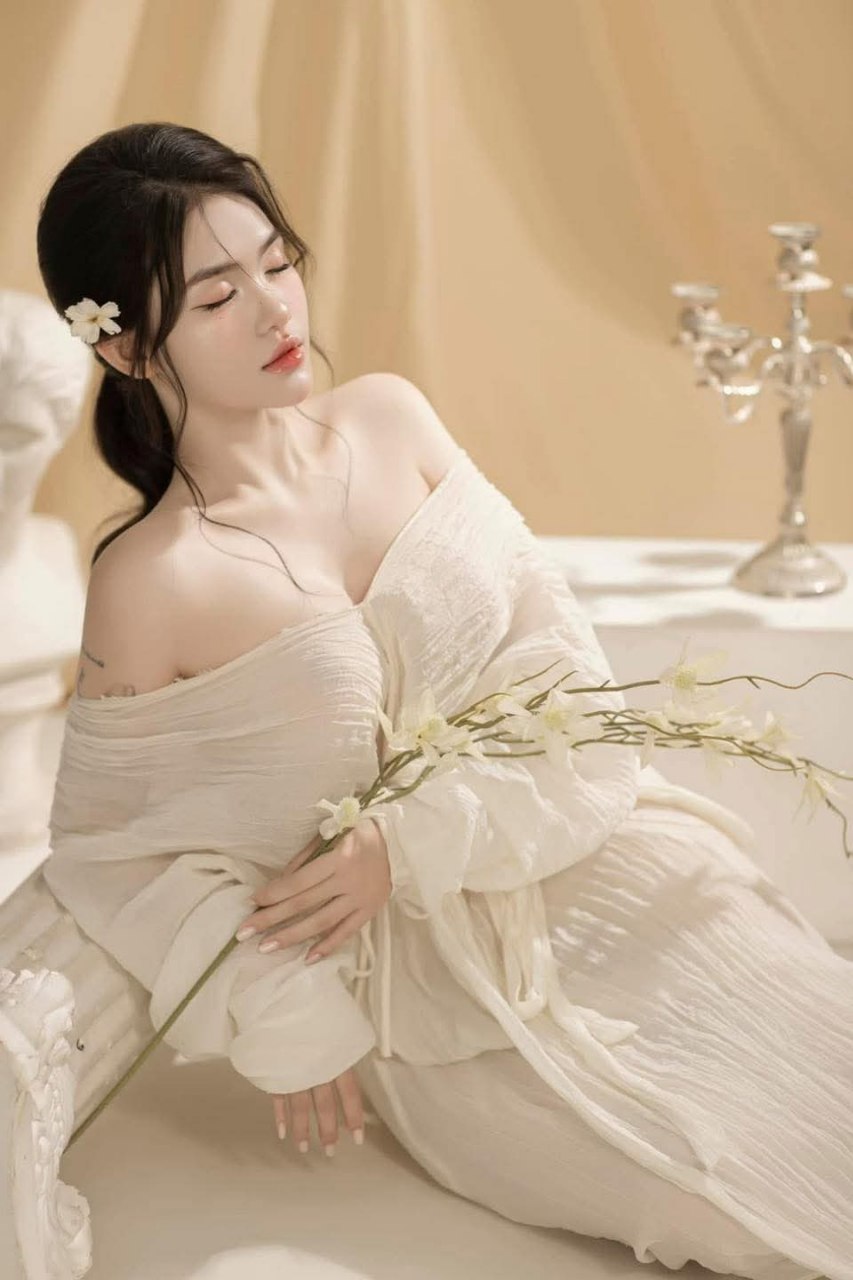 mấy bé mới lớn giờ bén quá